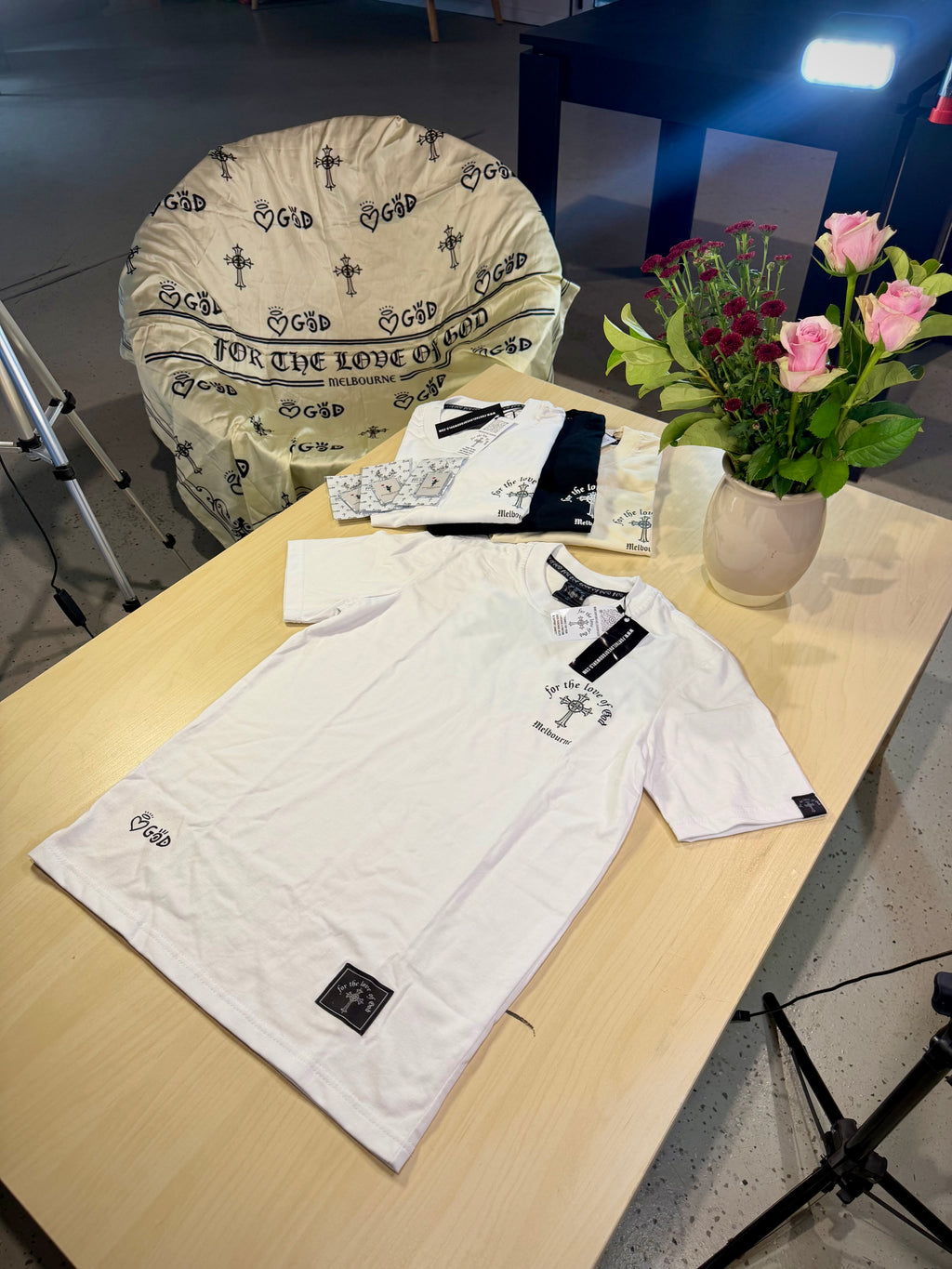For the love of God og logo heavyweight tee