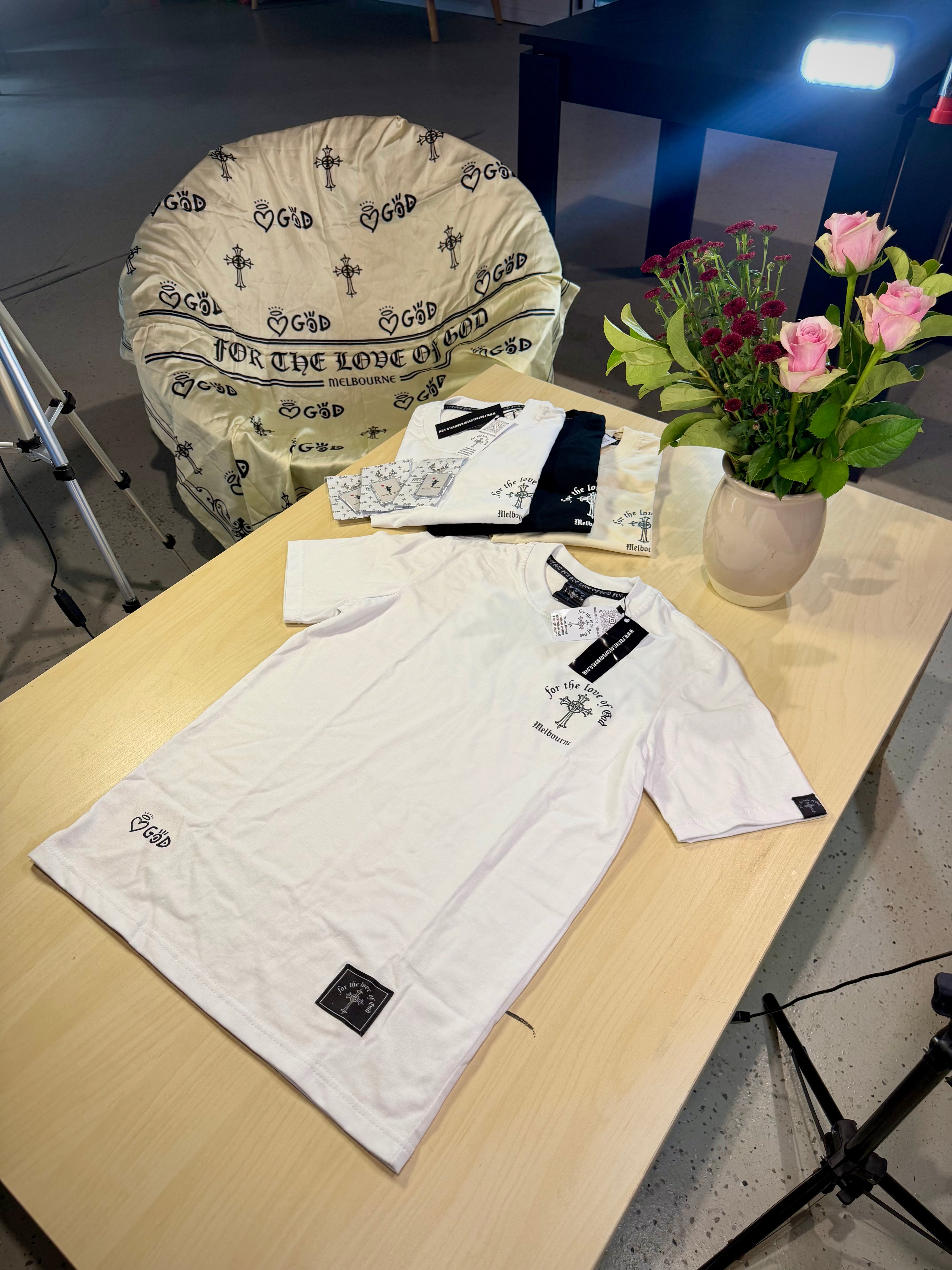 For the love of God og logo heavyweight tee