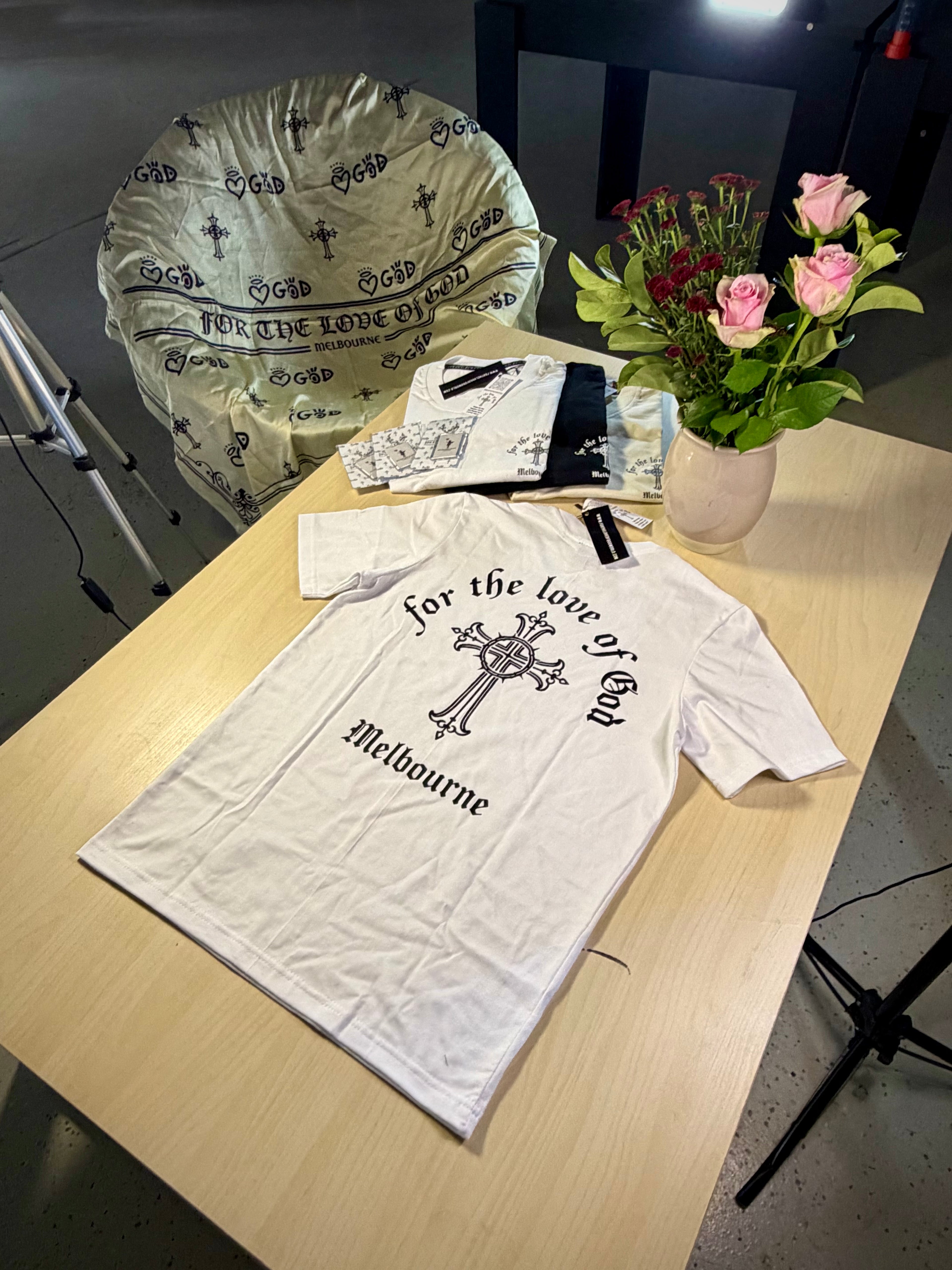 For the love of God og logo heavyweight tee